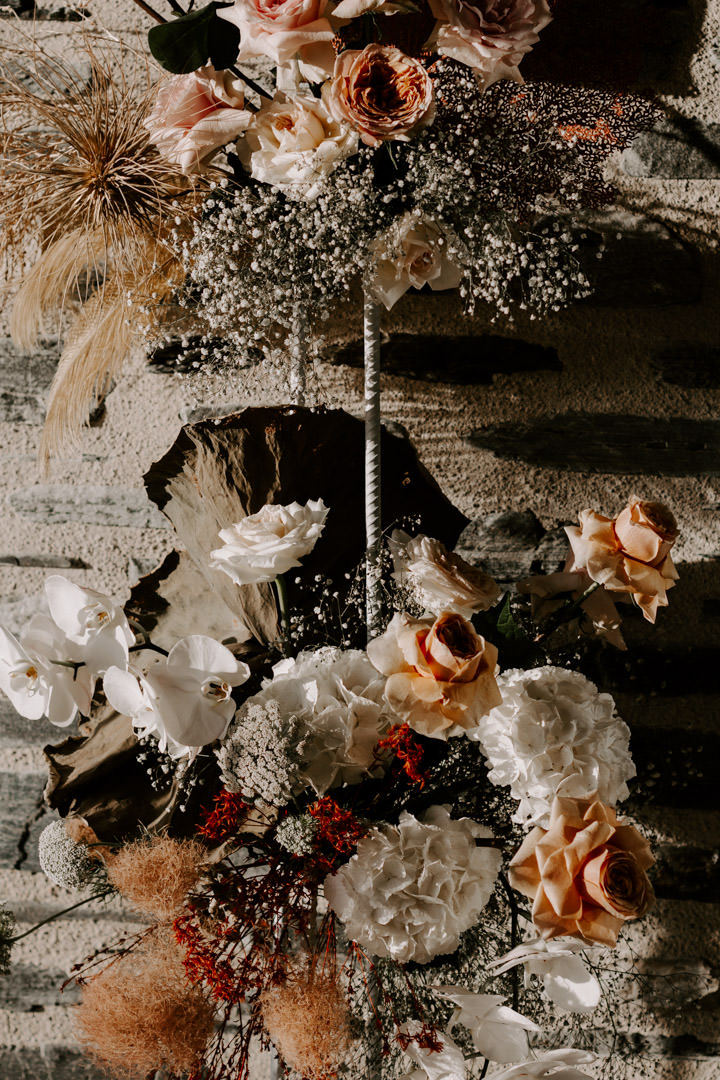 Peach coral wedding florals at Jacks Retreat Elopement Wedding in Queenstown, New Zealand by Dawn Thomson Photography